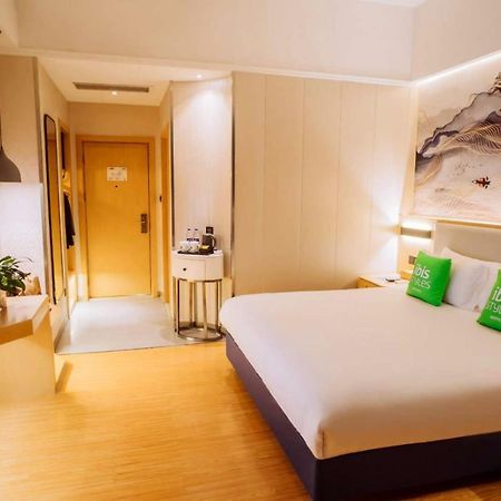 Ibis Styles Guangzhou Panyu Shiqiao Hotel Екстер'єр фото